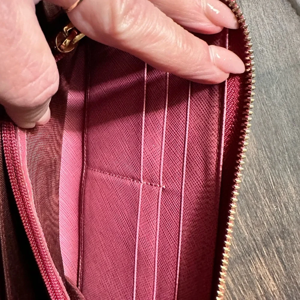 Salvatore Ferragamo Mauve/Pink  with Gold Hardware - Picture 9 of 13